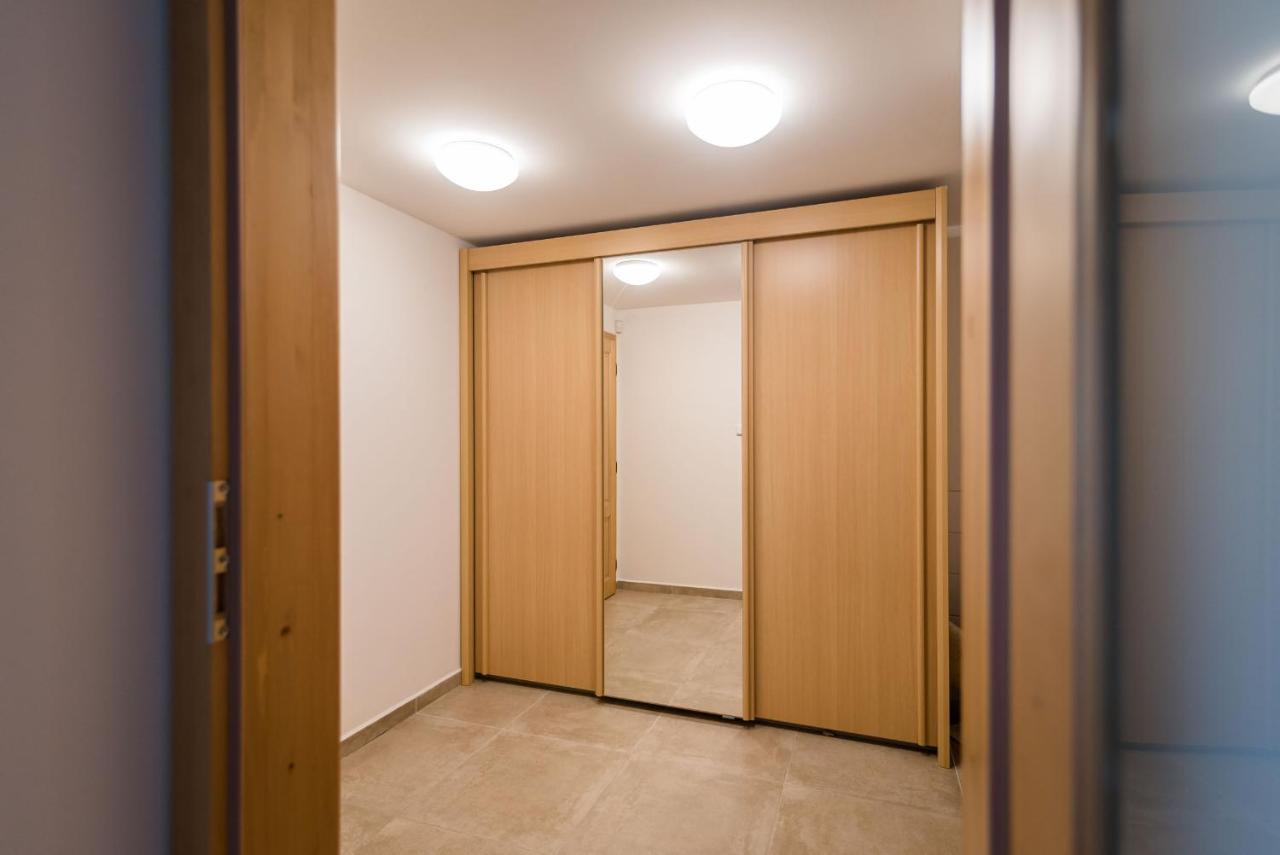 Ayni Apartman Semily Buitenkant foto